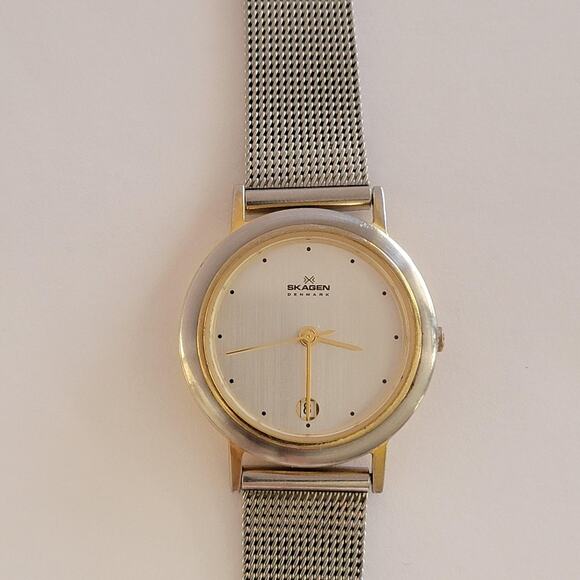 Skagen Womens Watch Silver Dial Gold Case Silver Mesh Bracelet Date 165GS main image 11